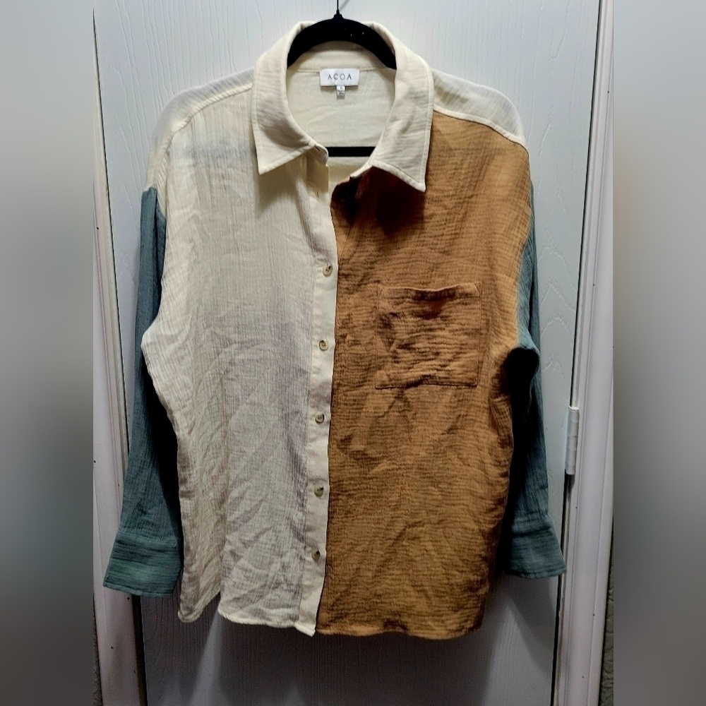 Acoa Color Block Crinkle Shirt size S NWOT - Picture 2 of 7